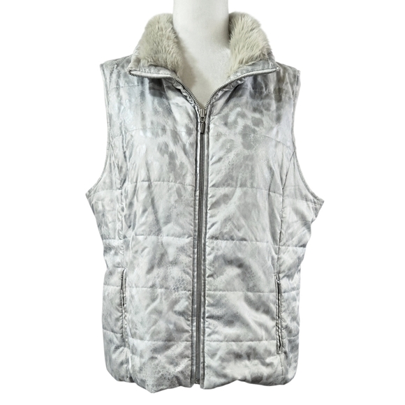 Chico's Jackets & Blazers - Chico's Silver Animal Print Metallic Faux Fur Collar Quilted Zip Vest Pockets